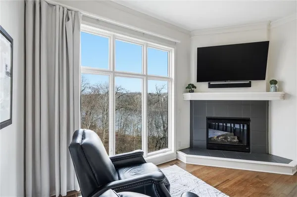 $995,000 | 8190 Shoreline Drive, Parkville, MO 64152