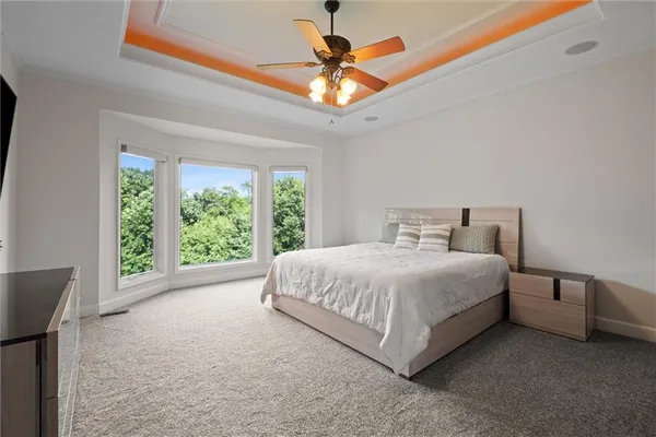$995,000 | 8190 Shoreline Drive, Parkville, MO 64152