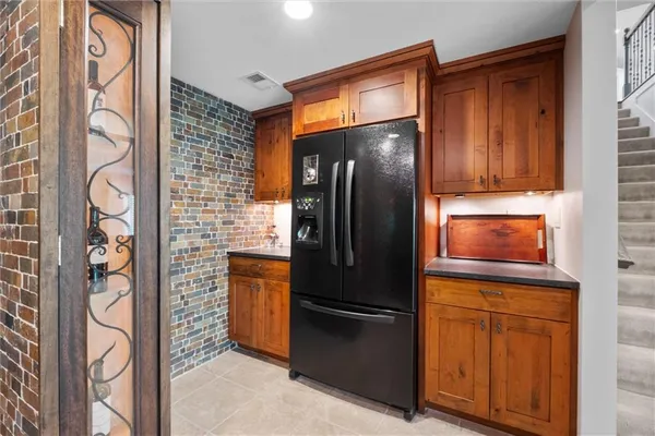 $995,000 | 8190 Shoreline Drive, Parkville, MO 64152