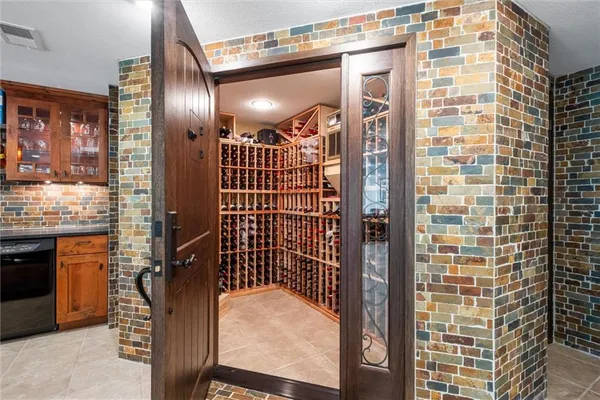 $995,000 | 8190 Shoreline Drive, Parkville, MO 64152
