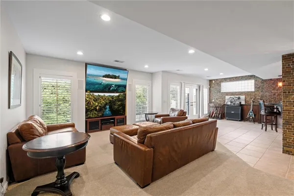 $995,000 | 8190 Shoreline Drive, Parkville, MO 64152