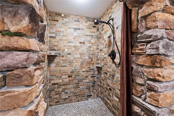 $995,000 | 8190 Shoreline Drive, Parkville, MO 64152