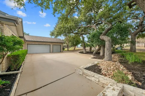a house view with a outdoor space