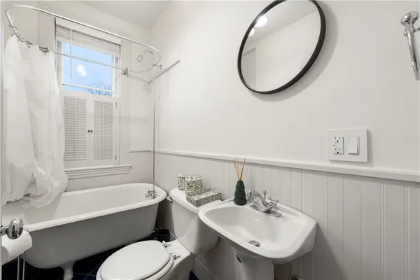 $4,000 | 35 Marsh Street, Newport, RI 02840