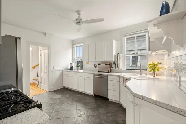 $4,000 | 35 Marsh Street, Newport, RI 02840