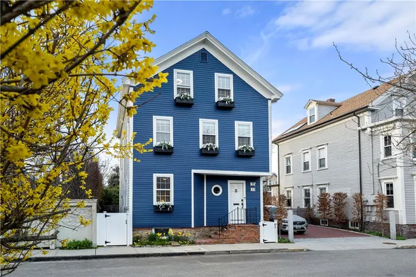 $4,000 | 35 Marsh Street, Newport, RI 02840