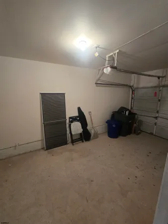 a view of a big room with closet