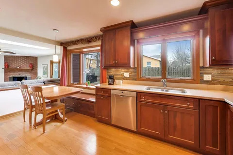 $699,900 | 1606 North Pine Avenue, Arlington Heights, IL 60004