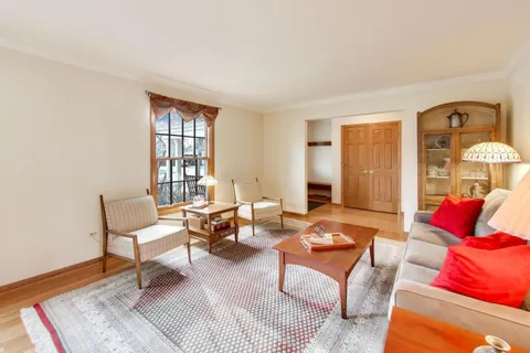$699,900 | 1606 North Pine Avenue, Arlington Heights, IL 60004