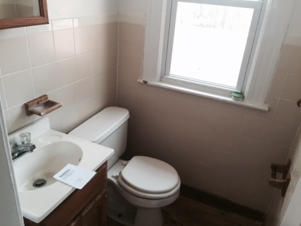 116 Littleton Street Springfield, MA 01104 - Photo 7 of 17