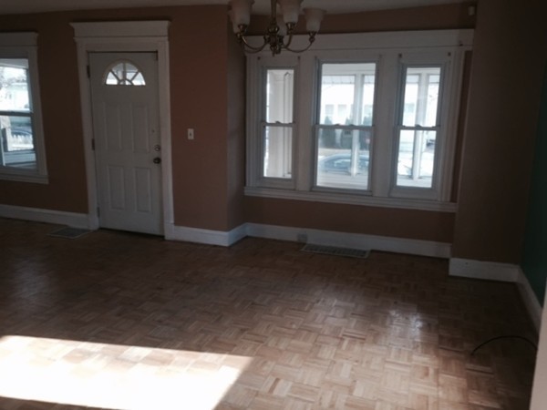 116 Littleton Street Springfield, MA 01104 - Photo 8 of 17