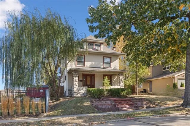 $320,000 | 2709 Charlotte Street, Kansas City, MO 64109