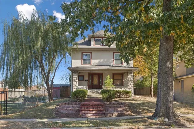 $320,000 | 2709 Charlotte Street, Kansas City, MO 64109