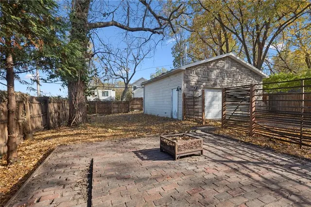 $320,000 | 2709 Charlotte Street, Kansas City, MO 64109