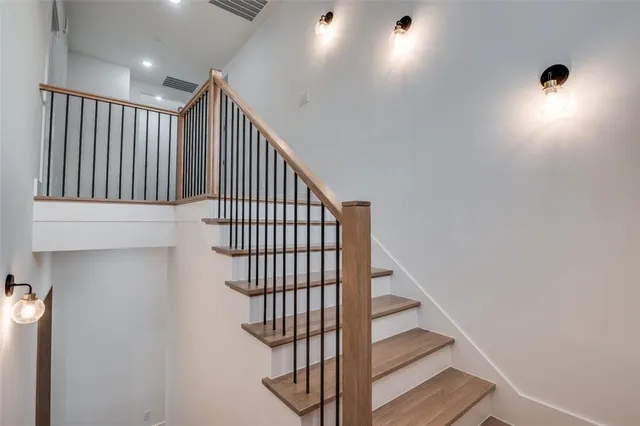 $990,000 | 514 South Glasgow Drive, Dallas, TX 75223