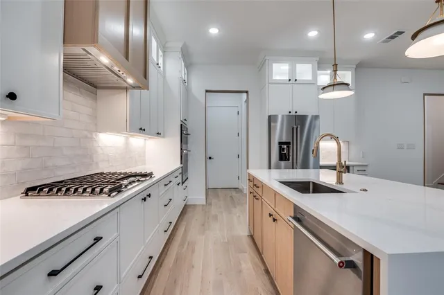 $990,000 | 514 South Glasgow Drive, Dallas, TX 75223