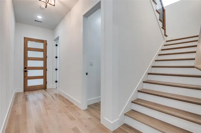 $990,000 | 514 South Glasgow Drive, Dallas, TX 75223