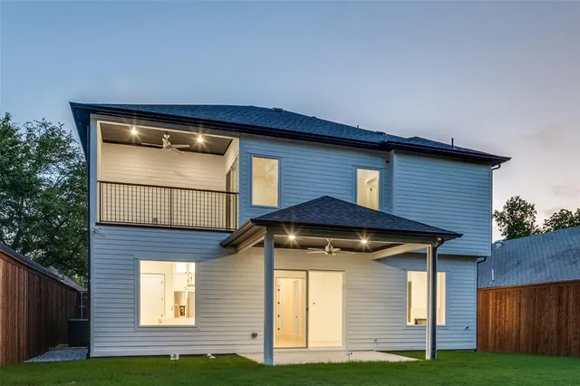 $990,000 | 514 South Glasgow Drive, Dallas, TX 75223