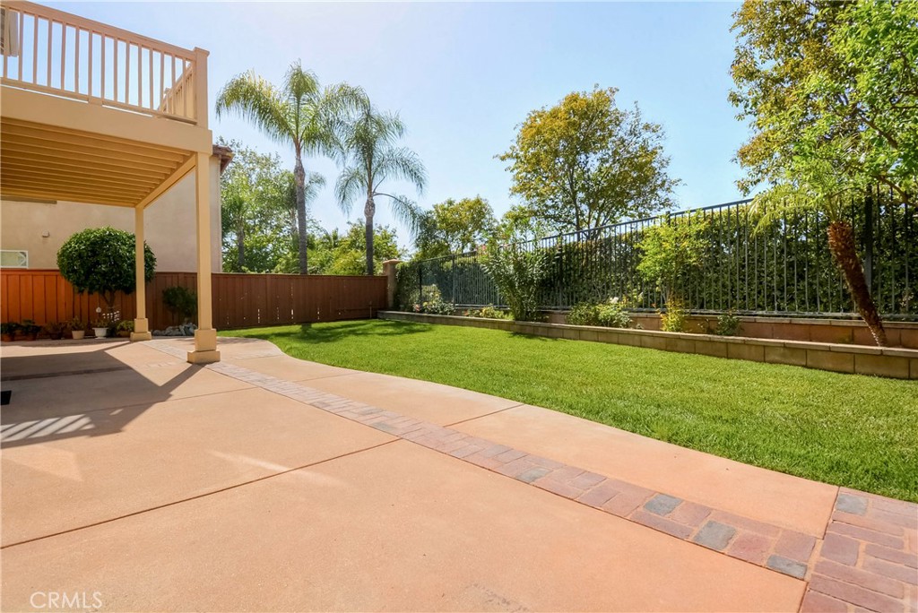 1803 Glen Rosa Street Upland, CA 91784 - Photo 23 of 68 a view of a volley ball court