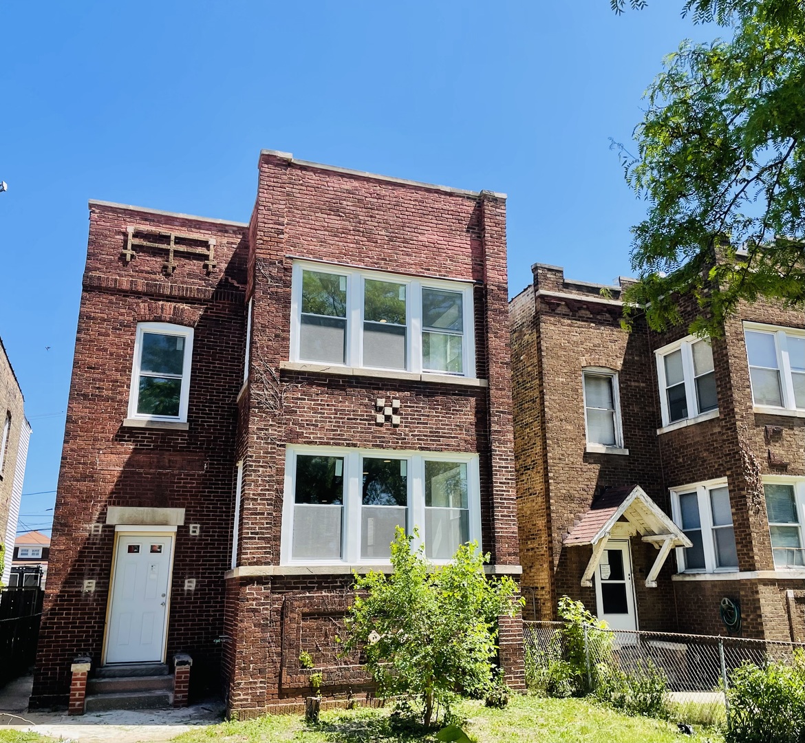 1143 North Laramie Ave  