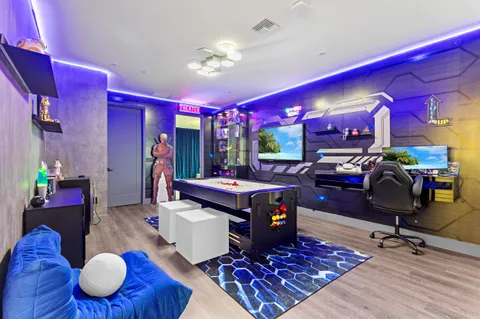 $2,000,000 | 12470 Solana Bay Circle, Palm Beach Gardens, FL 33412