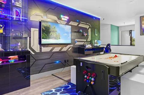 $2,000,000 | 12470 Solana Bay Circle, Palm Beach Gardens, FL 33412