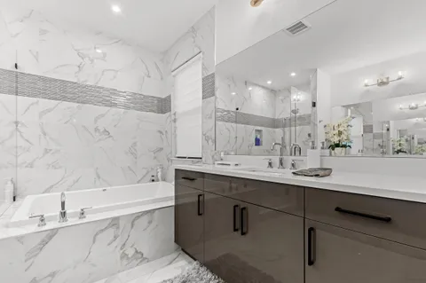 $2,000,000 | 12470 Solana Bay Circle, Palm Beach Gardens, FL 33412