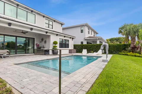 $2,000,000 | 12470 Solana Bay Circle, Palm Beach Gardens, FL 33412
