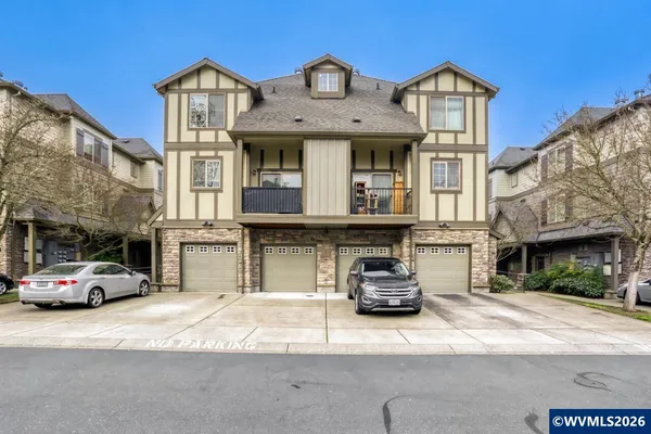 $265,000 | 856 Northeast Wheelock Place, Hillsboro, OR 97006