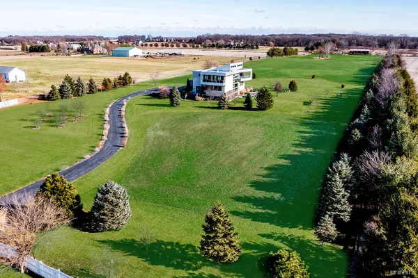 $828,000 | 28525 South Yates Avenue, Beecher, IL 60401