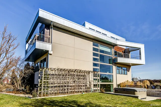 $875,000 | 28525 South Yates Avenue, Beecher, IL 60401