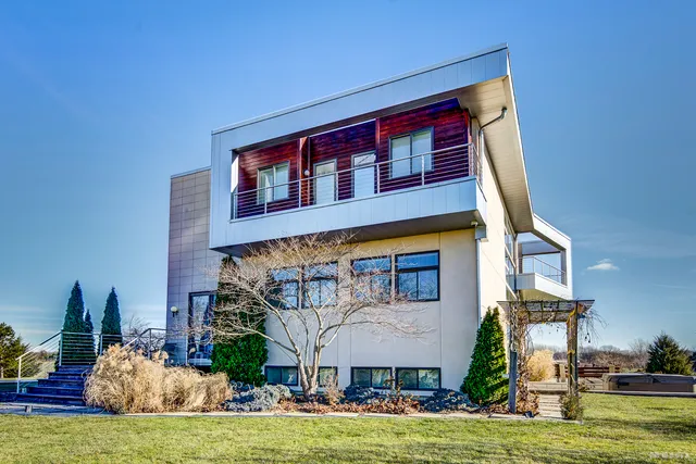 $875,000 | 28525 South Yates Avenue, Beecher, IL 60401