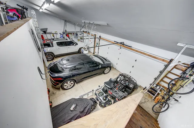 $875,000 | 28525 South Yates Avenue, Beecher, IL 60401