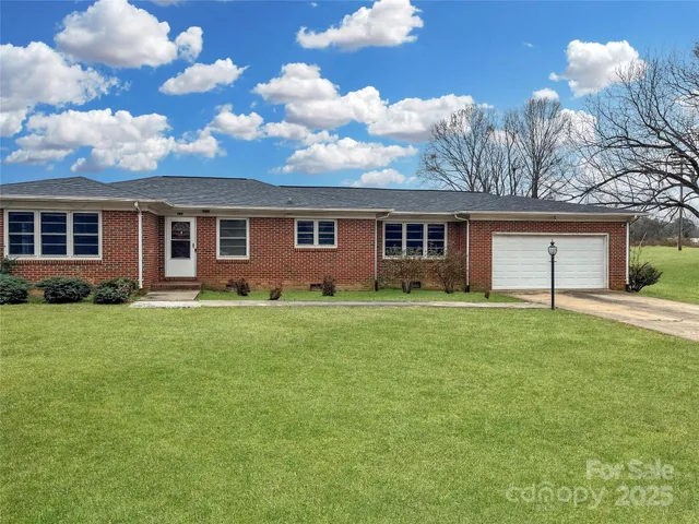 $222,900 | 110 2nd Avenue Northeast, Catawba, NC 28609