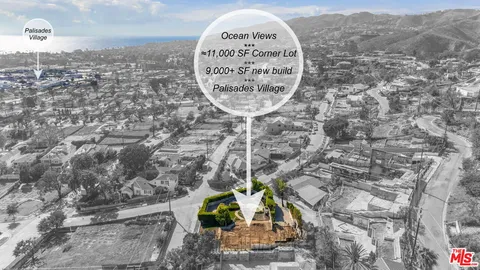 a picture of a table and a vase of flowers