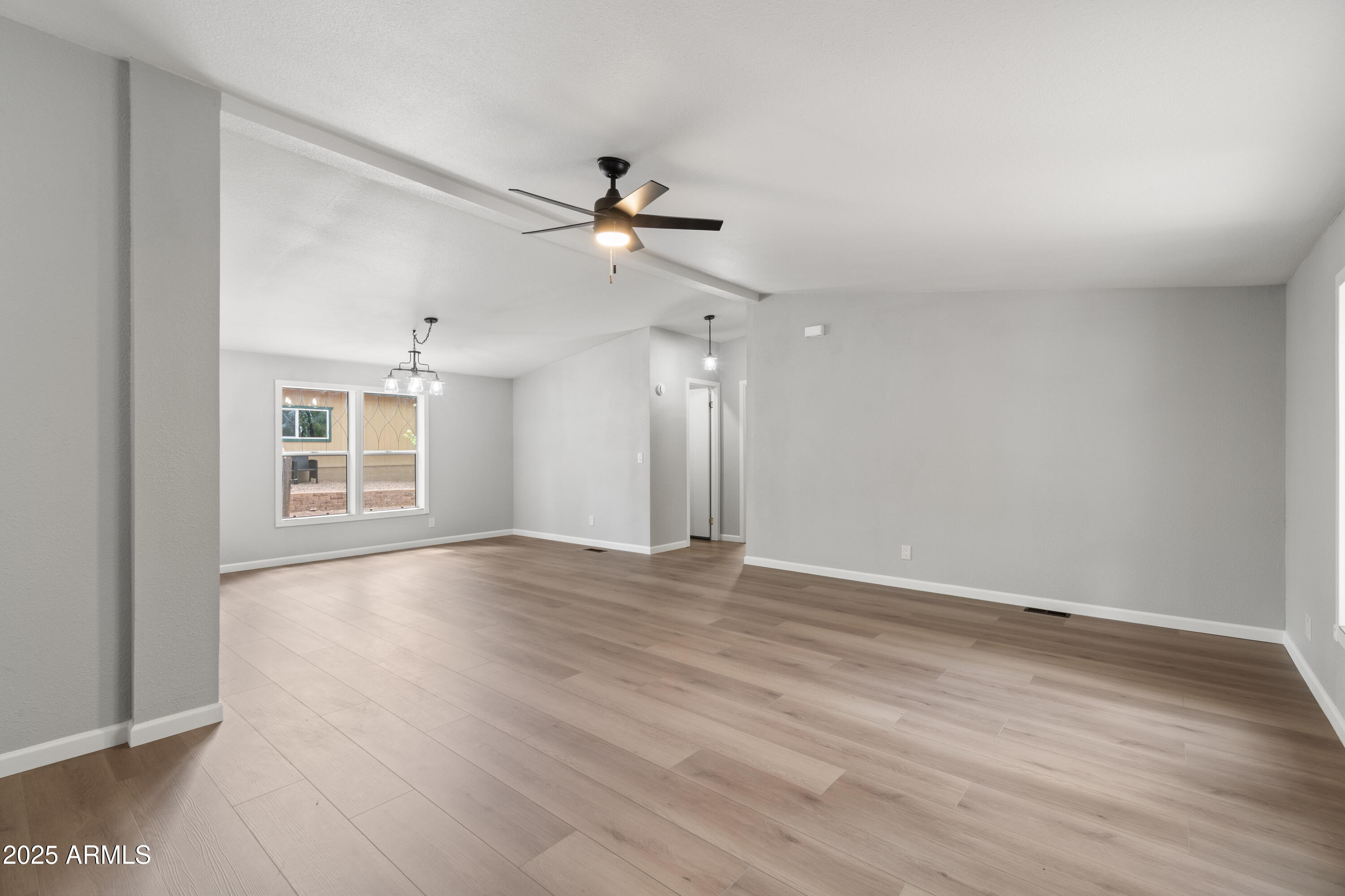 391 Timber Ridge Loop Show Low, AZ 85901 - Photo 8 of 36 Brian Durbin Photo Living Room