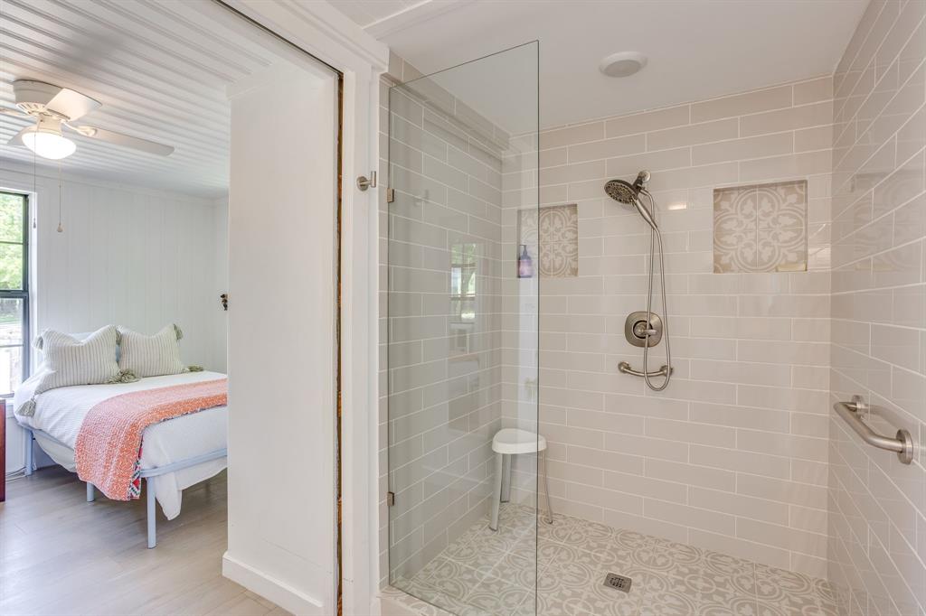6345 Silver Creek Azle Road Azle, TX 76020 - Photo 35 of 40 a en suite bathroom with a shower and sink
