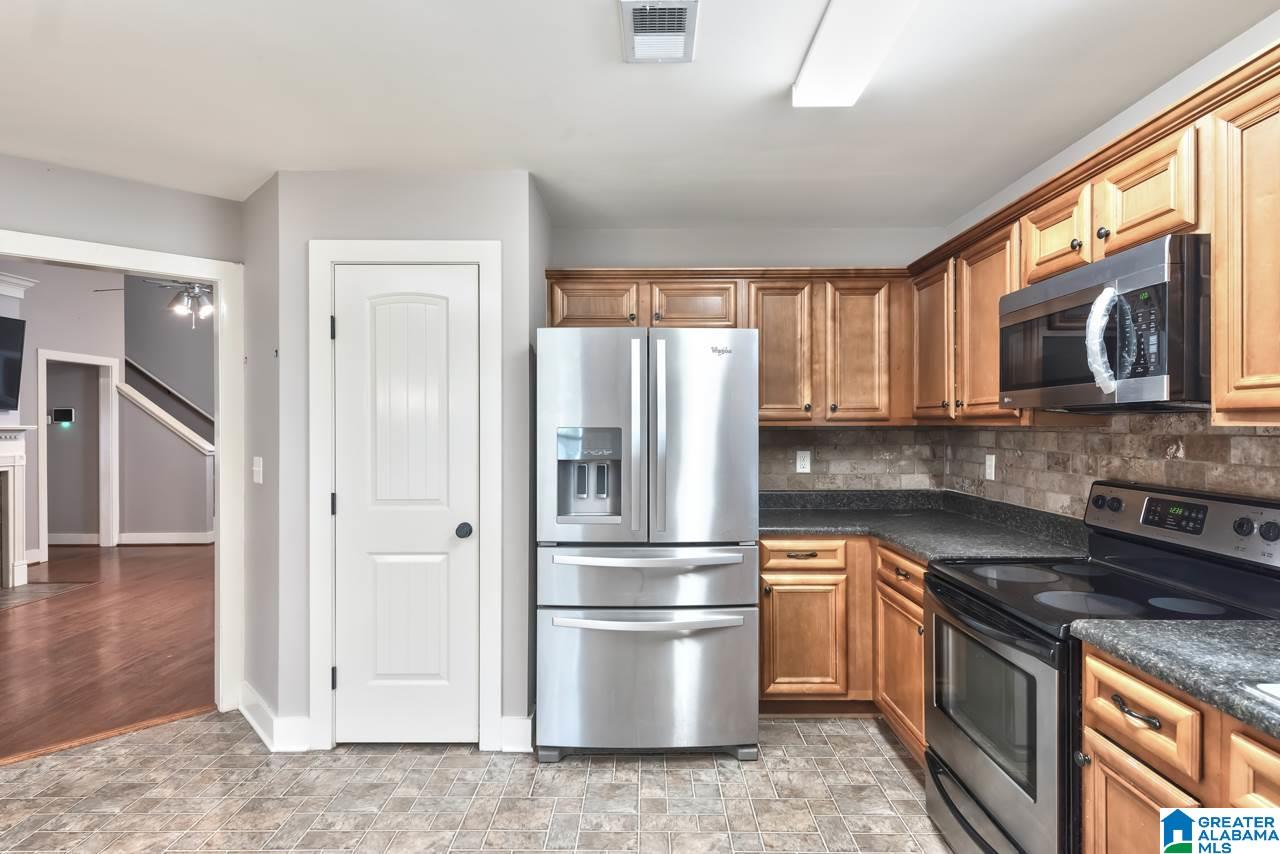 134 Falling Waters Lane Alabaster, AL 35114 - Photo 13 of 28