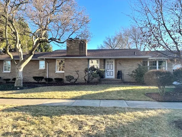 $310,000 | 901 West Healey Street, Champaign, IL 61821