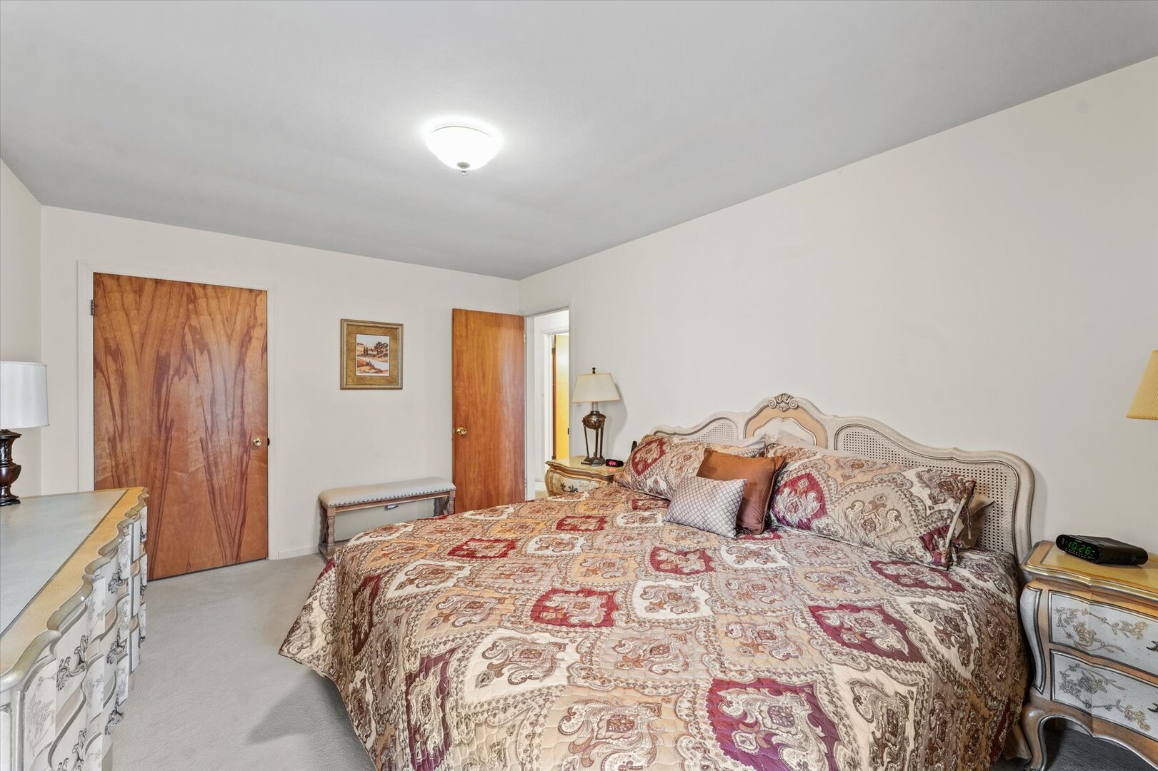 901 West Healey Street Champaign, IL 61821 - Photo 20 of 30 a bedroom with a large bed and a window