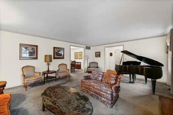 $295,000 | 901 West Healey Street, Champaign, IL 61821