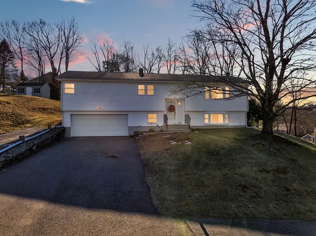 $549,900 | 132 Winifred Avenue, Worcester, MA 01602