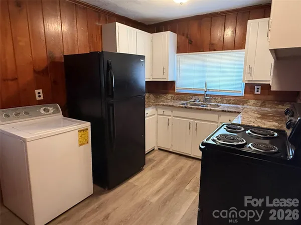$1,395 | 3104 Creighton Drive, Charlotte, NC 28205