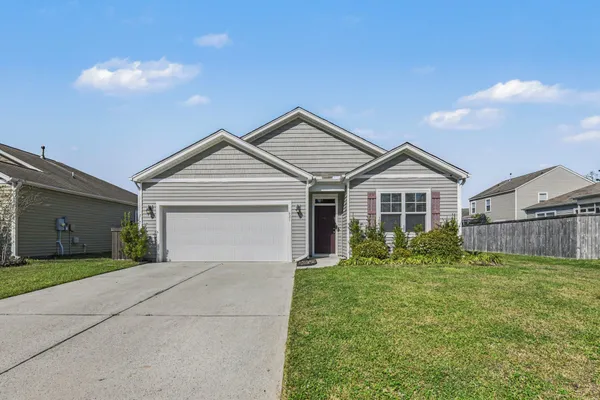 $375,000 | 621 Wayton Circle, Moncks Corner, SC 29461