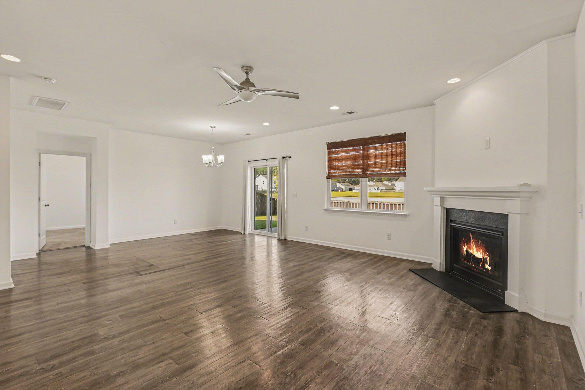 621 Wayton Circle Moncks Corner, SC 29461 - Photo 8 of 44 Living Room