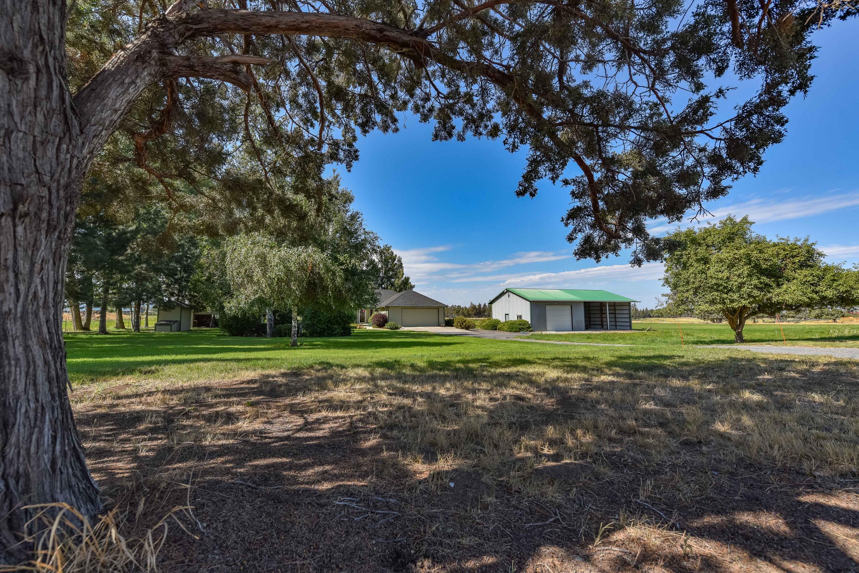 63475 Cricketwood Road Bend, OR 97701 - Photo 36 of 64 63475 Cricketwood (36 of 55)