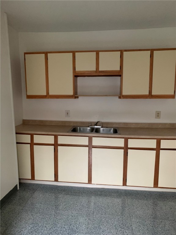 24 Evergreen Street Rochester, NY 14605 - Photo 7 of 30