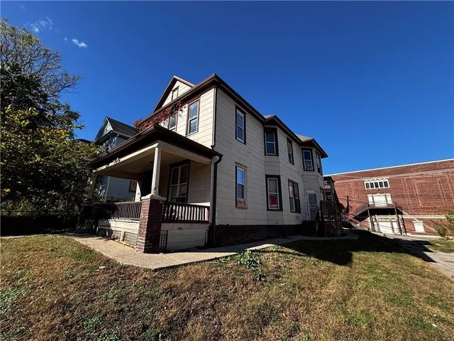 $275,000 | 820 Tauromee Avenue, Kansas City, KS 66101