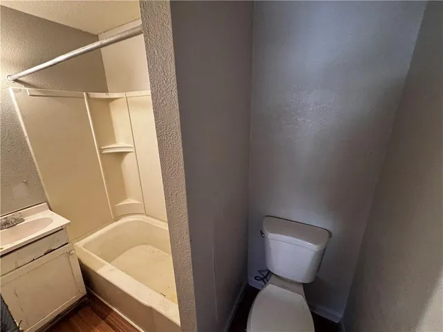 $275,000 | 820 Tauromee Avenue, Kansas City, KS 66101