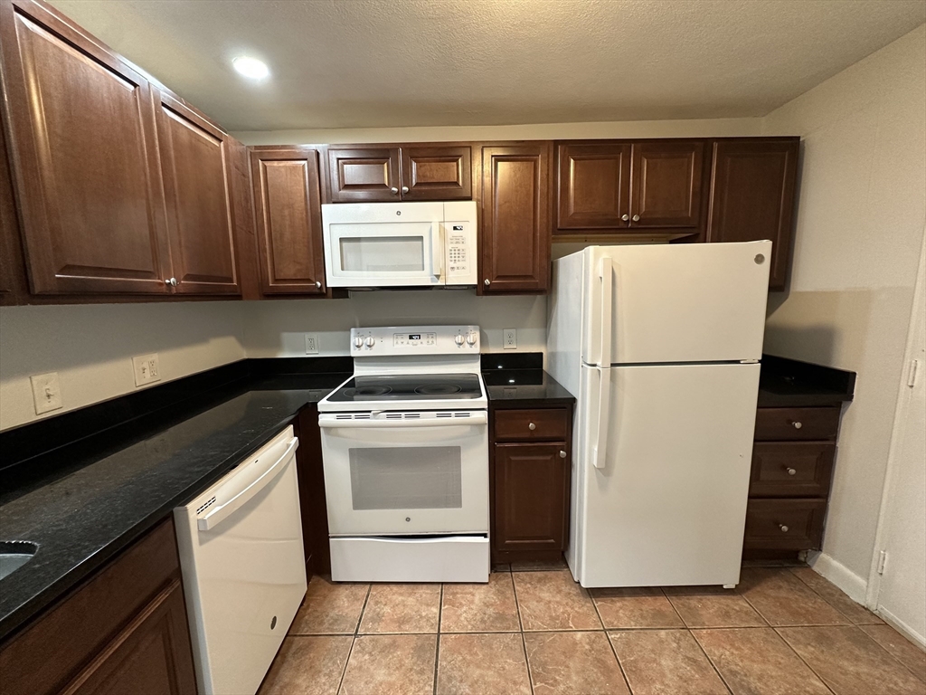 32 Annese Road, Unit 7 Chelsea, MA 02150 - Photo 2 of 14